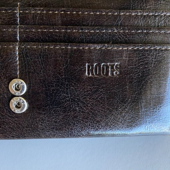 Roots Vergan Leather Brown Slim Women's Wallet - Picture 6 of 9